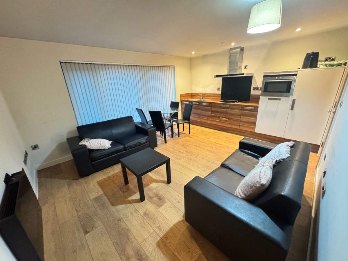 I Quarter, Blonk Street S3