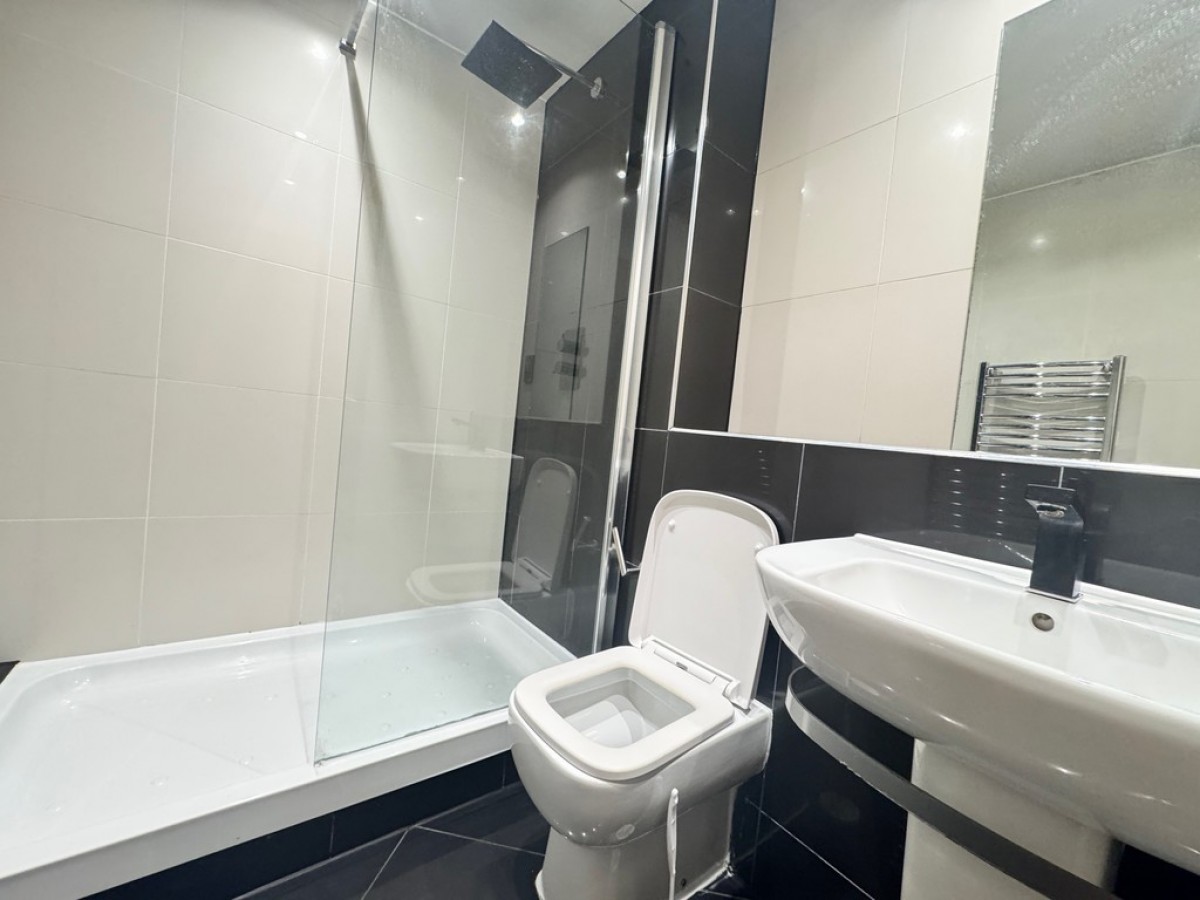 I Quarter, Blonk Street S3