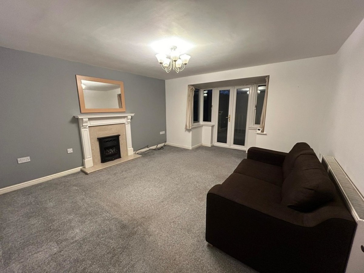 Northwood Drive, Wadsley Park Village