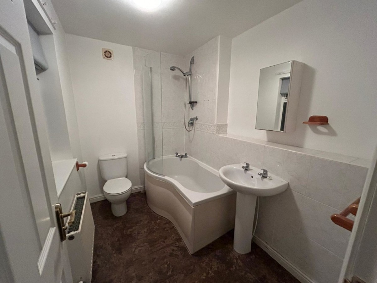 Northwood Drive, Wadsley Park Village