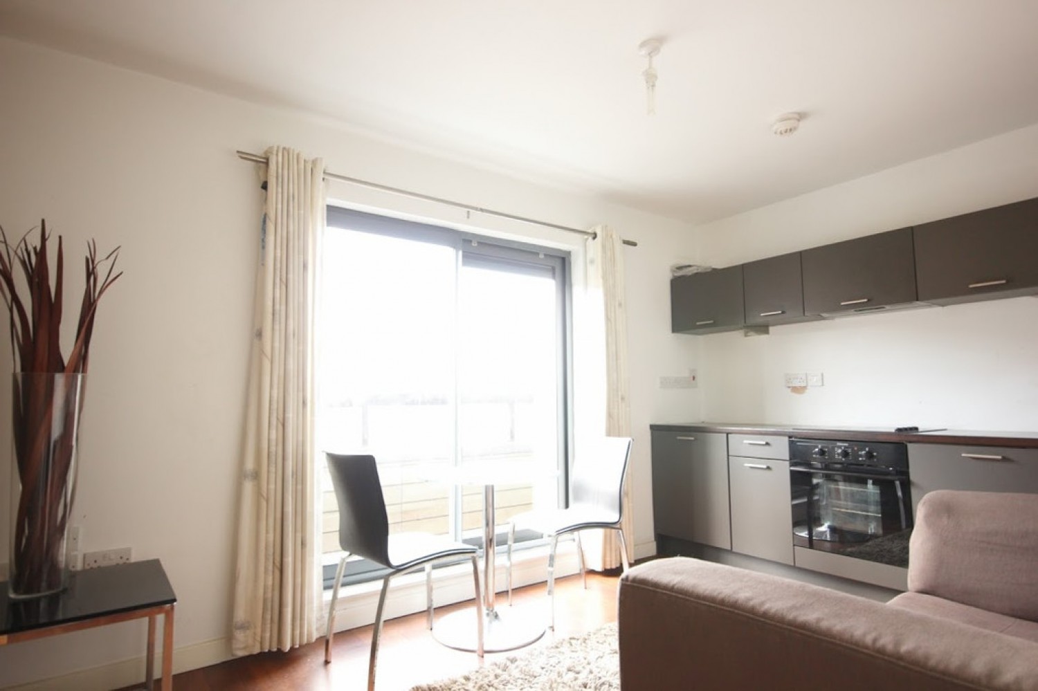 1 bedroom Flat for Letting Q4 Apartments, 185 Upper Allen Street