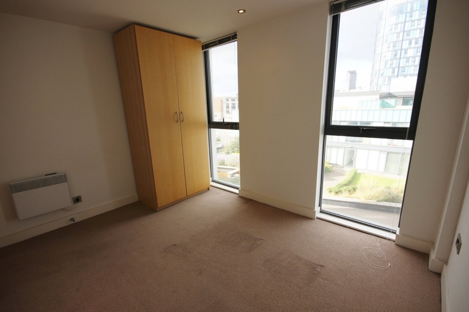 Wicker Riverside, 2 North Bank