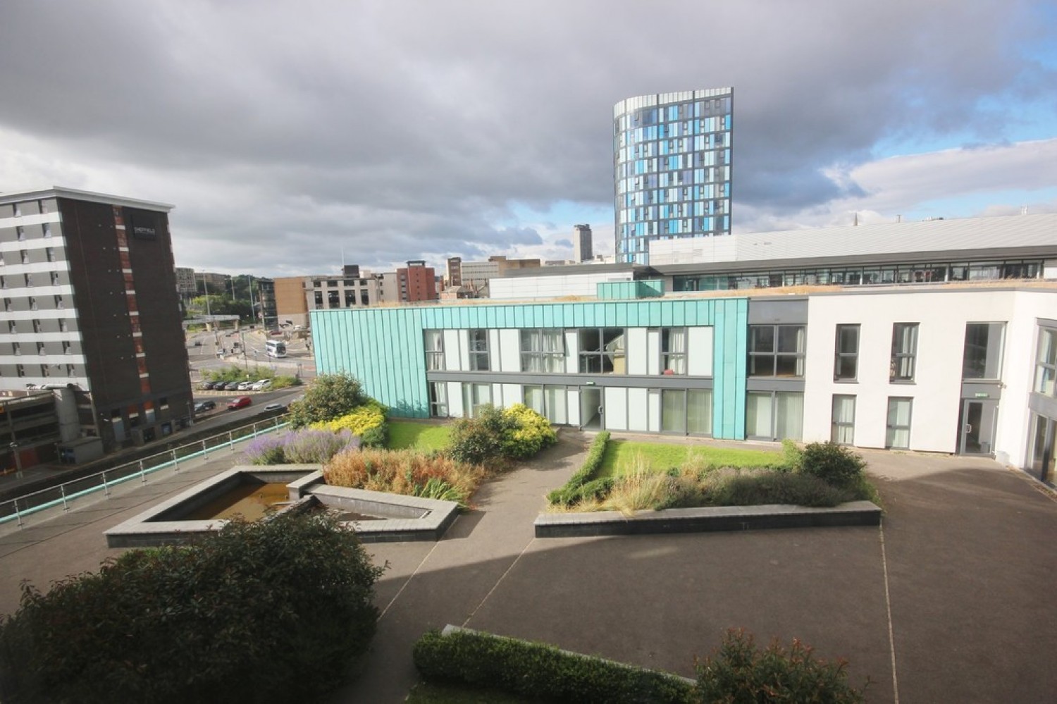 Wicker Riverside, 2 North Bank