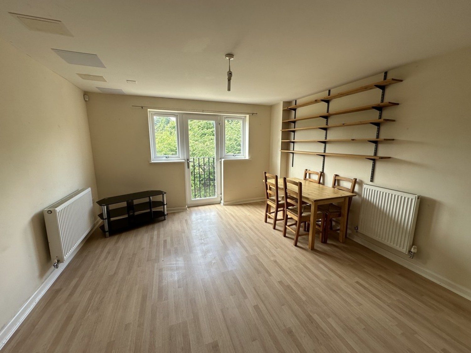 1 bedroom Flat for Letting Sovereign Point, Hillsborough