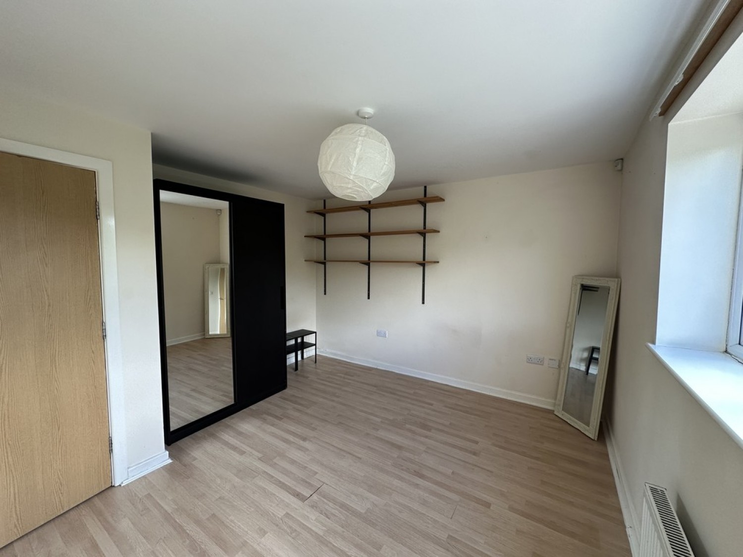1 bedroom Flat for Letting Sovereign Point, Hillsborough