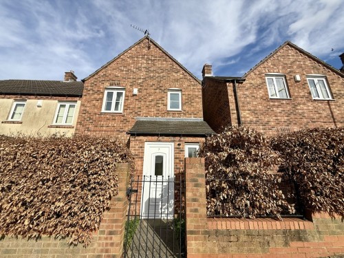 Bassledene Road, Parklands