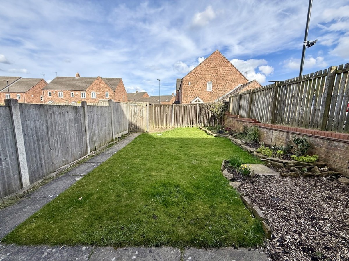 Bassledene Road, Parklands