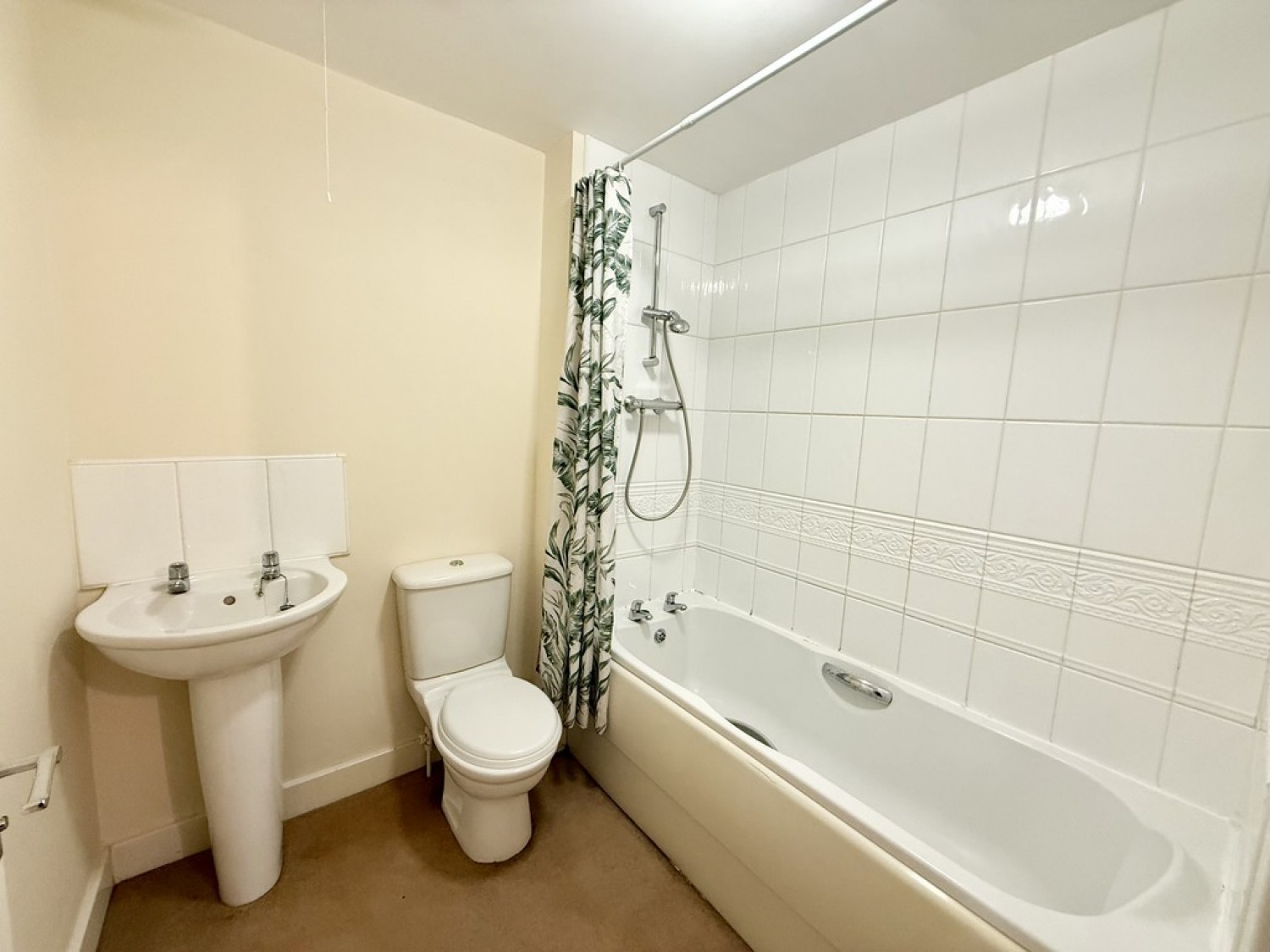 2 bedroom House in Queen Mary Road, Sheffield