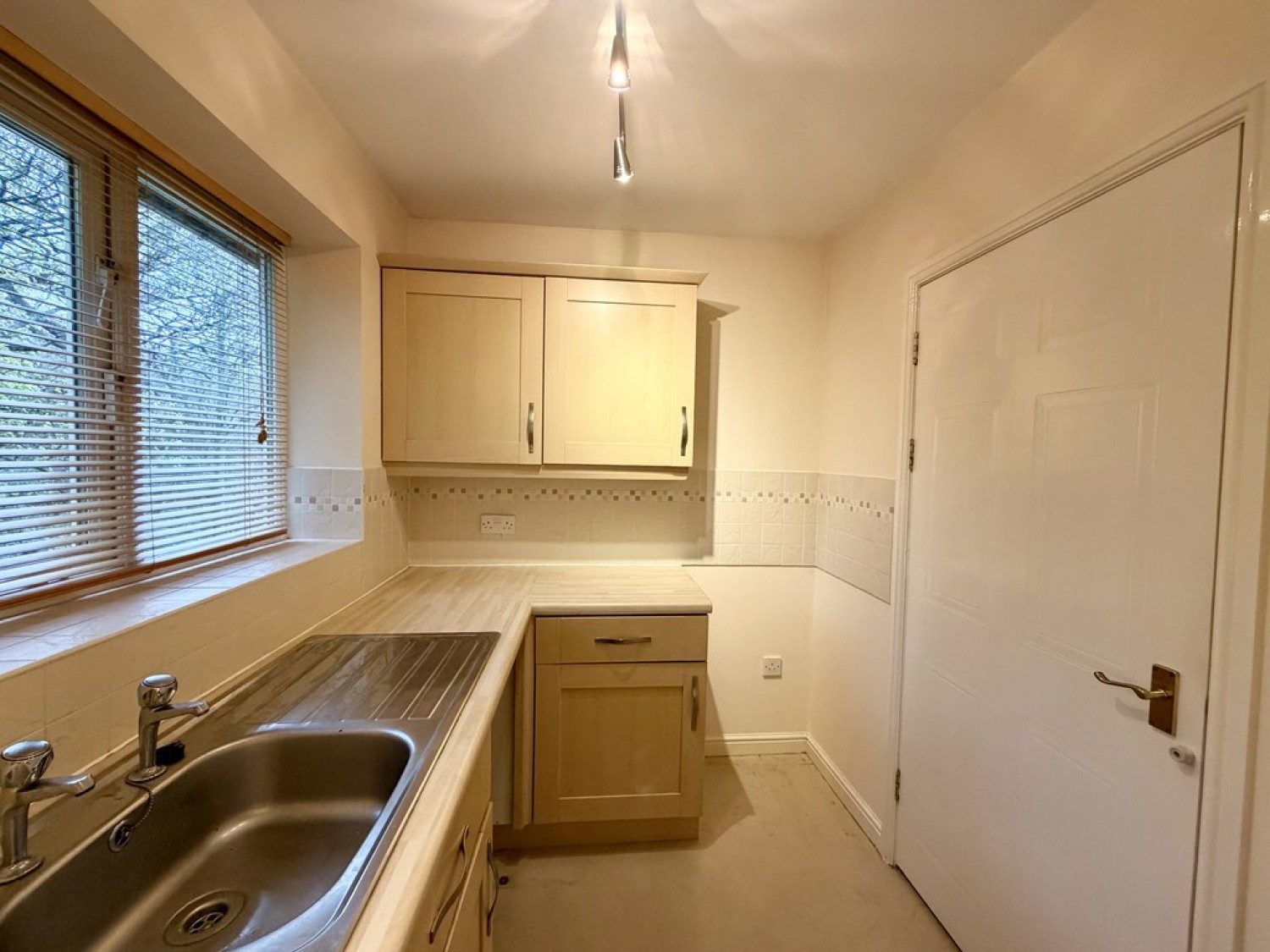 2 bedroom Flat for Sale Southwood Grove, Wadsley Park Village
