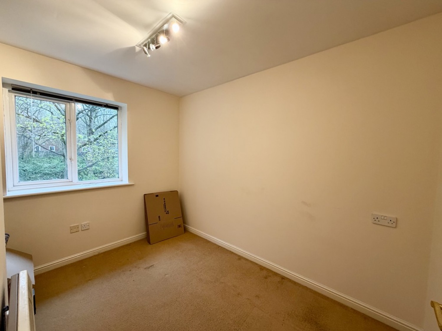 2 bedroom Flat for Sale Southwood Grove, Wadsley Park Village