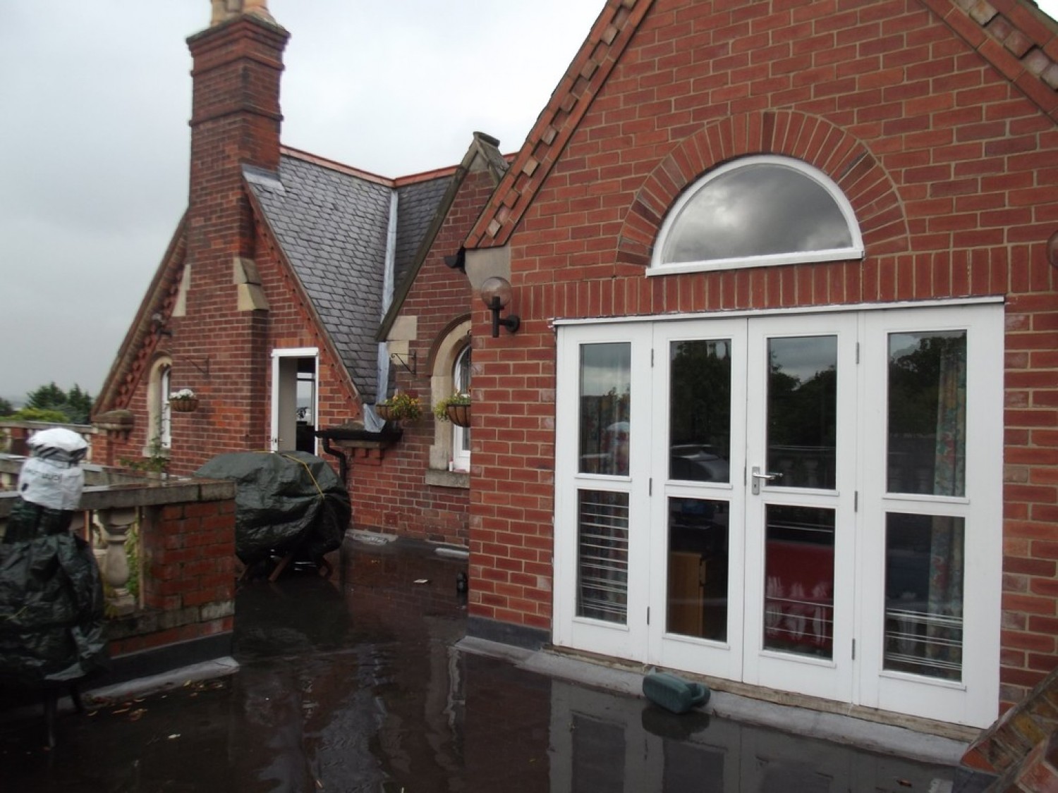 2 bedroom Flat for Letting Newcastle Court, The Park