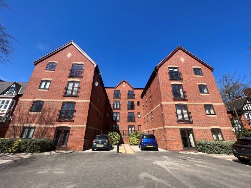 Vivian Court, Vivian Avenue