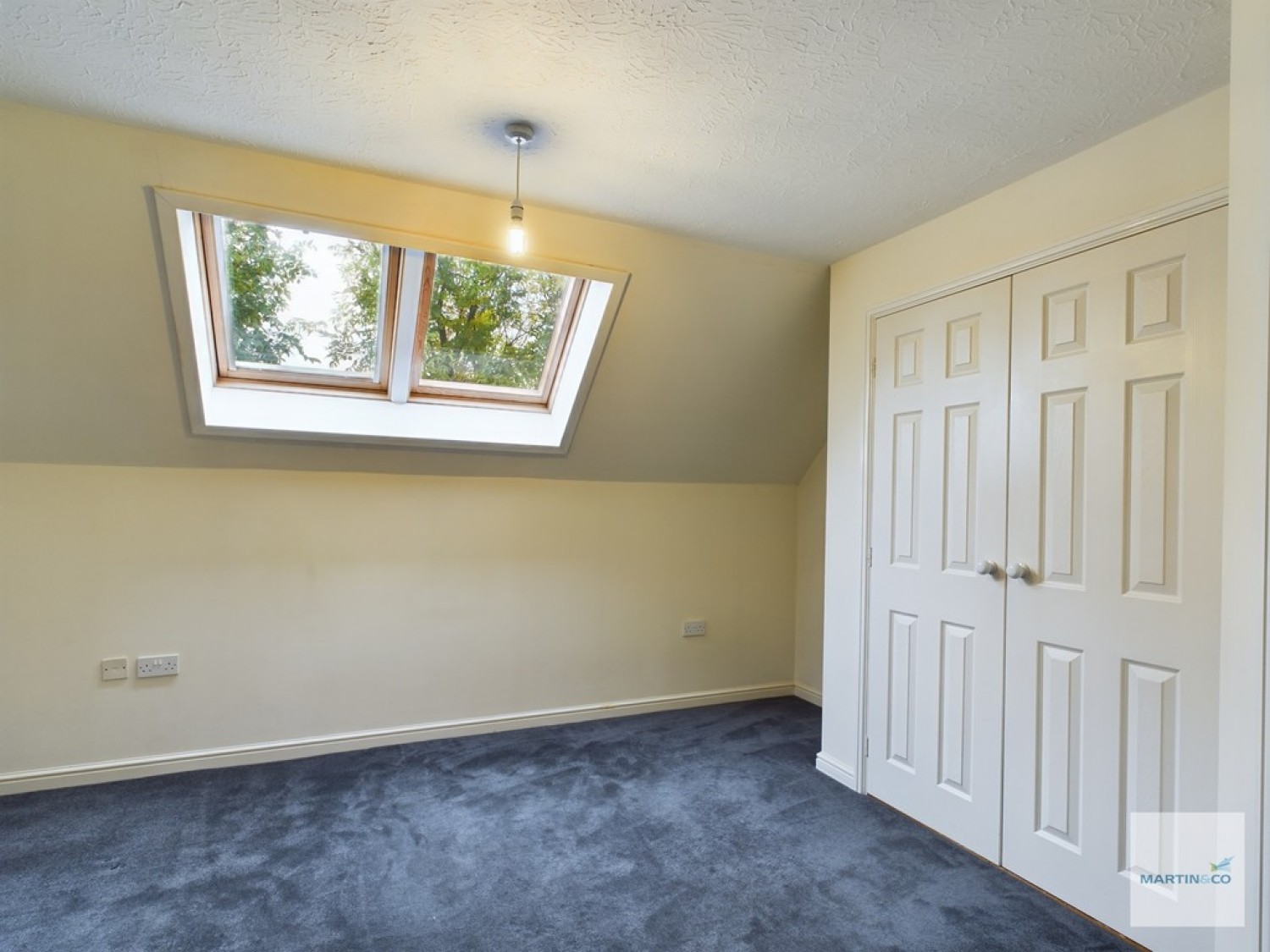 2 bedroom Flat for Letting Green Court, Moor Lane