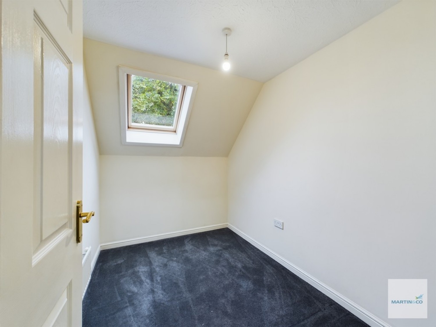 2 bedroom Flat for Letting Green Court, Moor Lane