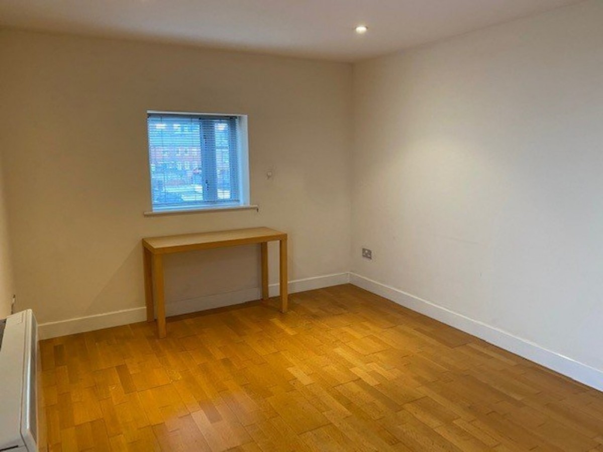Ropewalk Court, Upper College Street