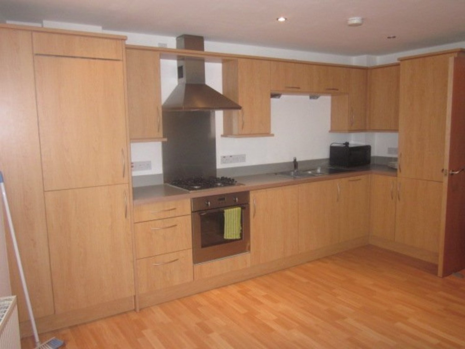 2 bedroom Flat for Letting The Atrium, Waterfront Plaza