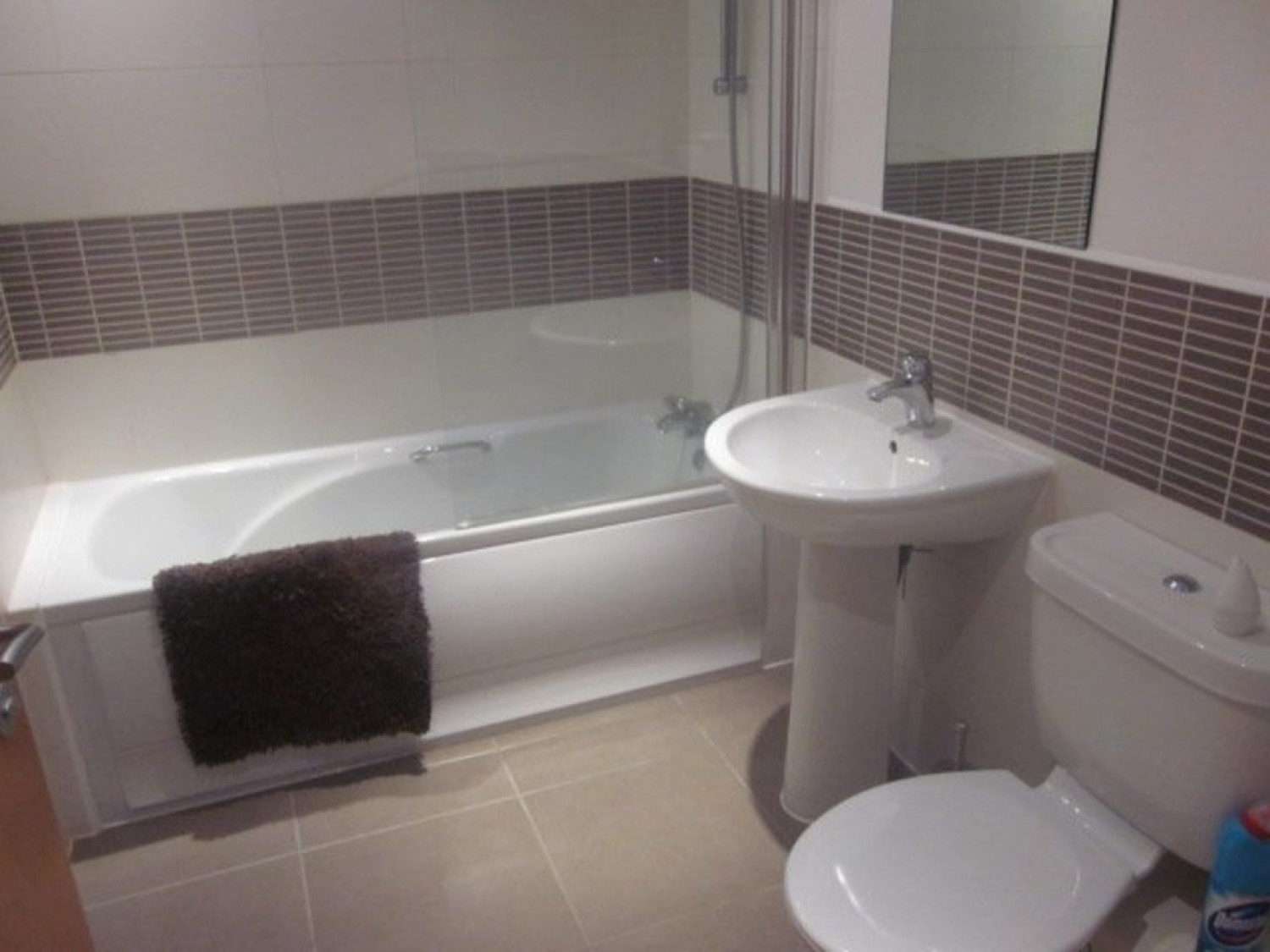 2 bedroom Flat for Letting The Atrium, Waterfront Plaza