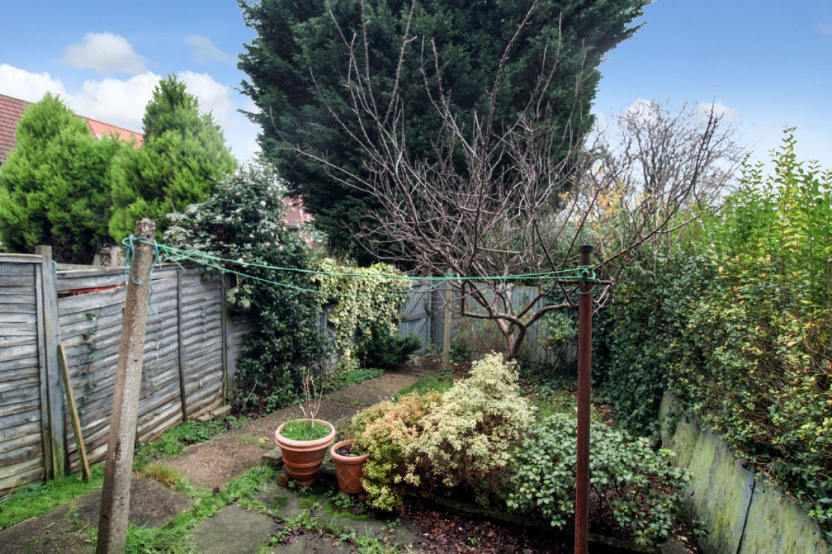 Aston Avenue, Lenton Abbey