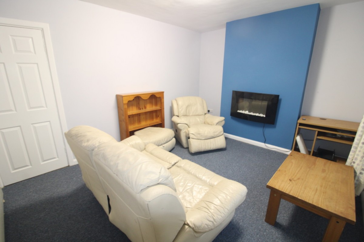 Aston Avenue, Lenton Abbey