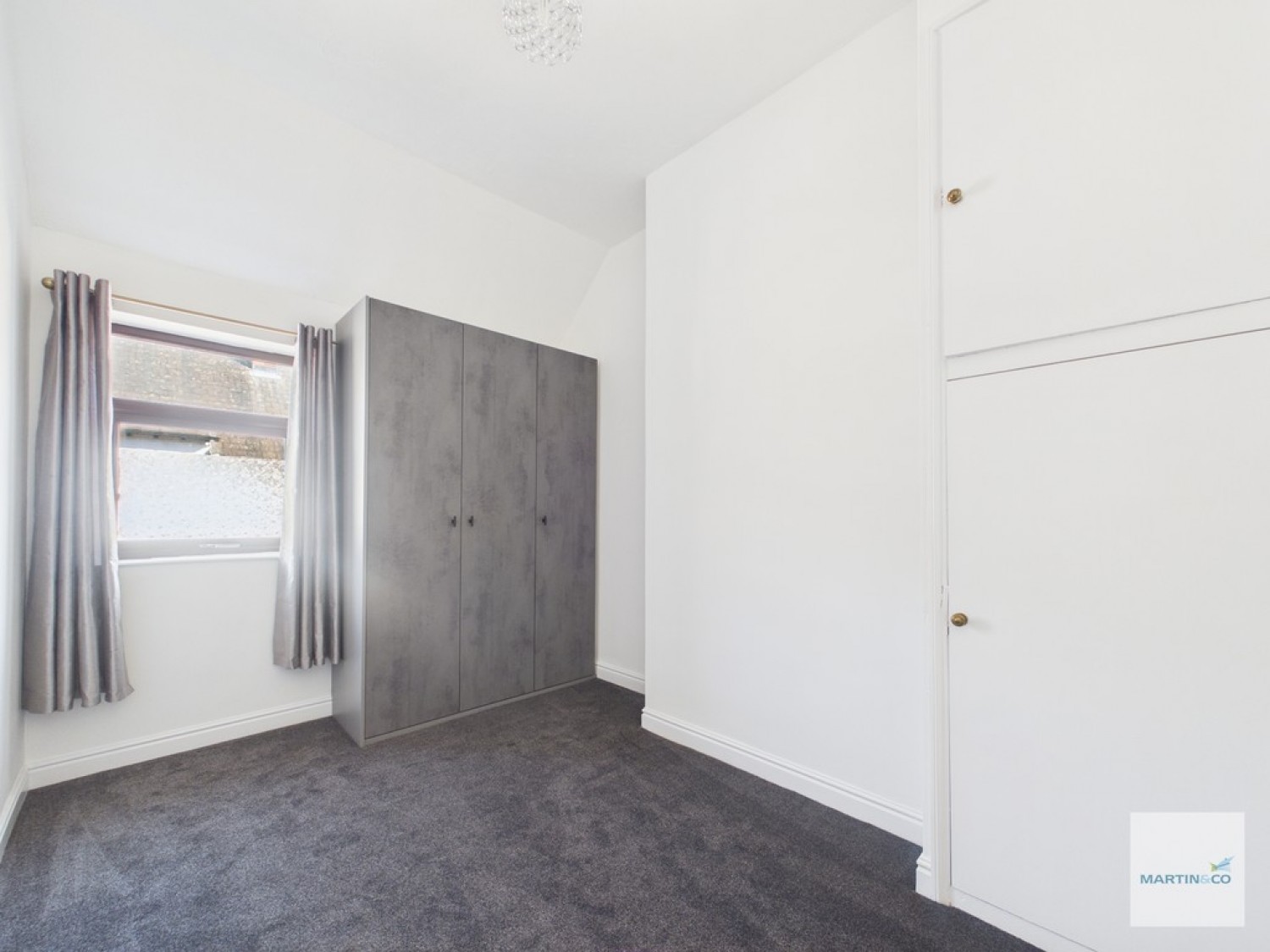 2 bedroom House for Letting The Square, Bestwood Village