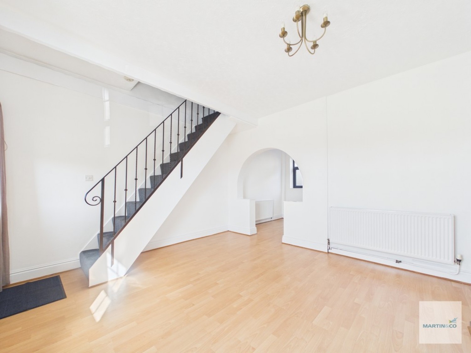 2 bedroom House for Letting The Square, Bestwood Village