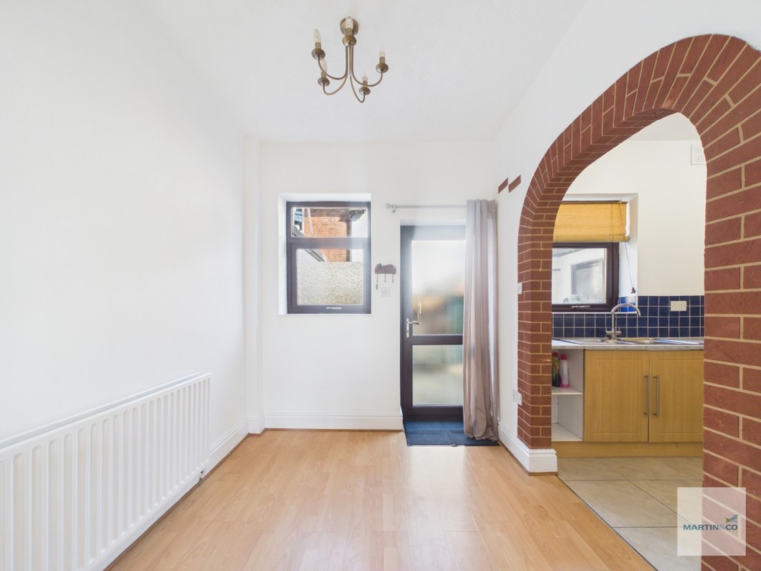 2 bedroom House for Letting The Square, Bestwood Village