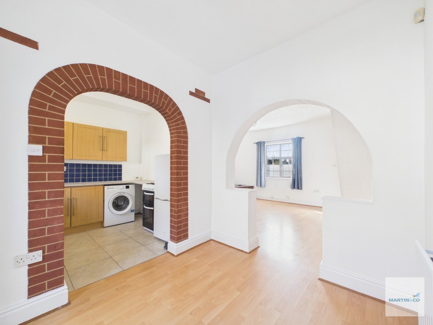 2 bedroom House for Letting The Square, Bestwood Village