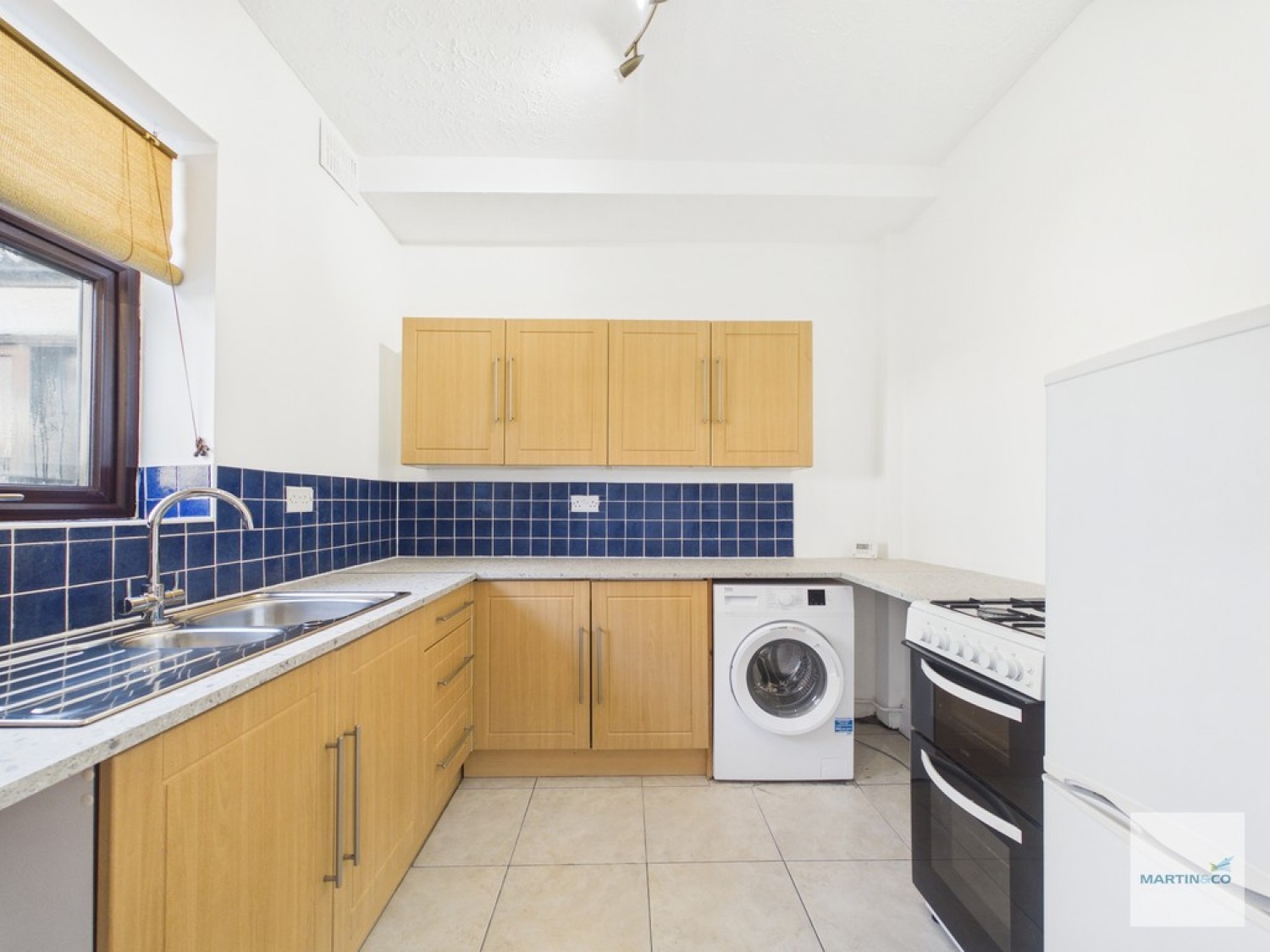 2 bedroom House for Letting The Square, Bestwood Village