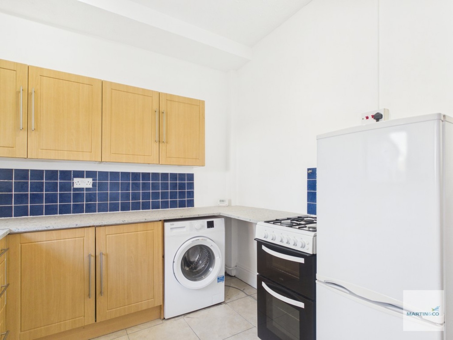 2 bedroom House for Letting The Square, Bestwood Village