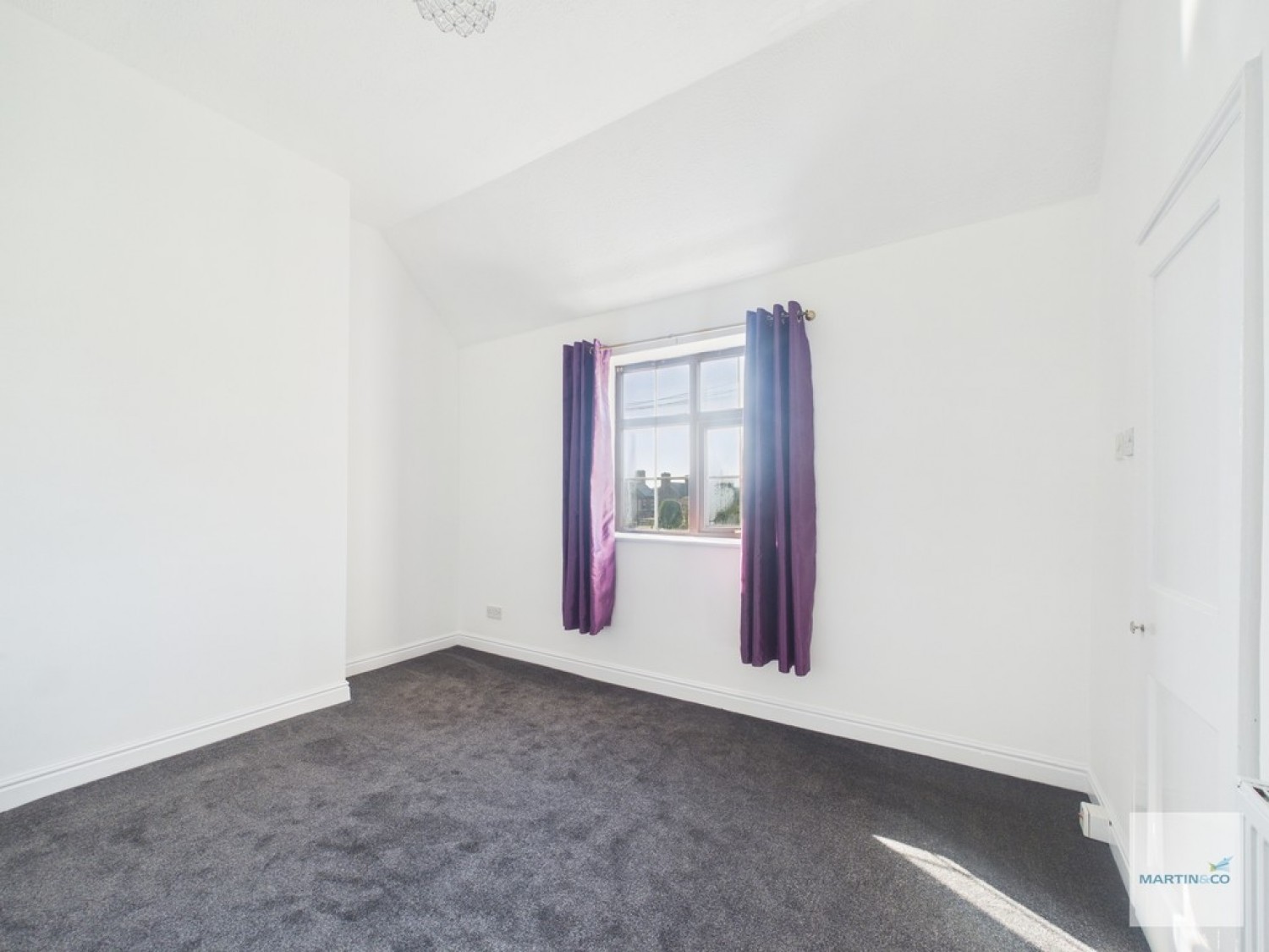 2 bedroom House for Letting The Square, Bestwood Village