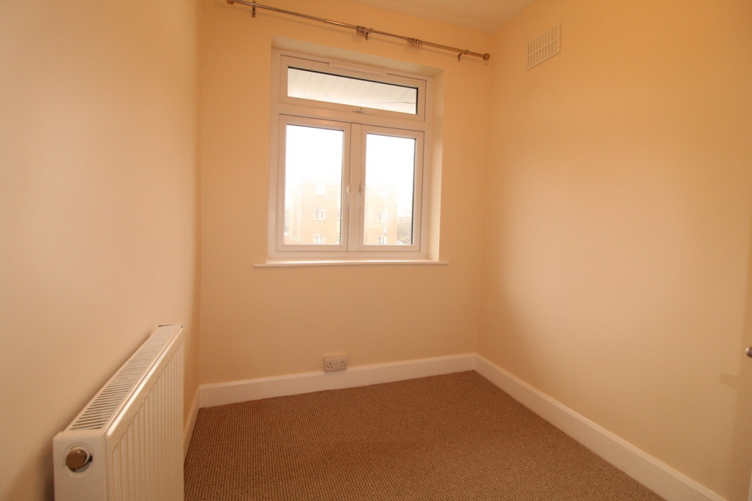 3 bedroom House for Letting Queens Road East, Beeston