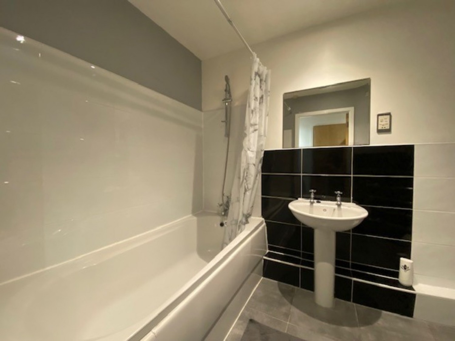 2 bedroom Flat for Letting Lexington Place, The Lace Market