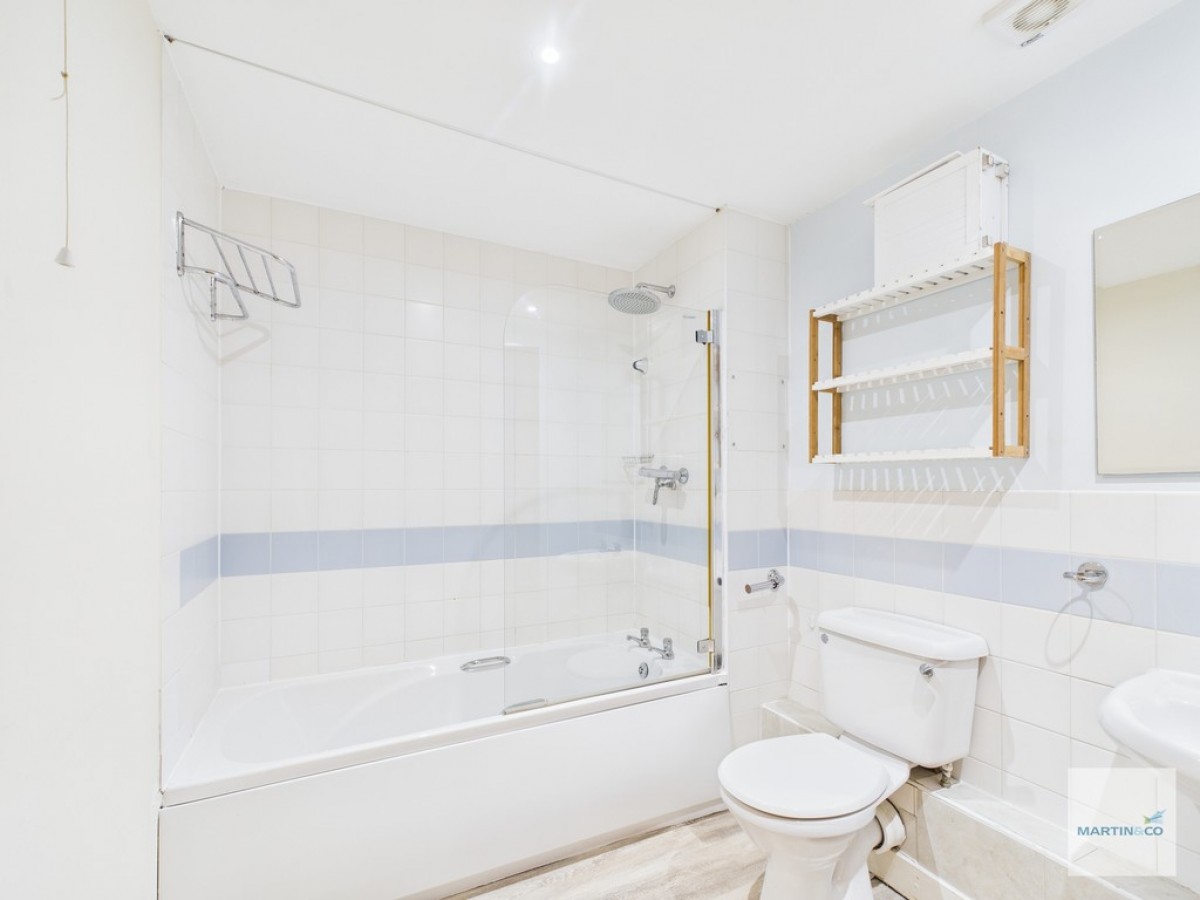 Ropewalk Court, Upper College Street