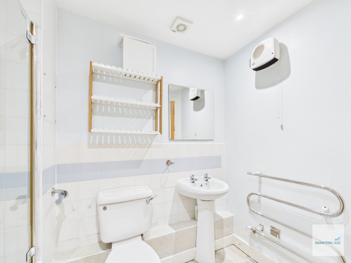 Ropewalk Court, Upper College Street