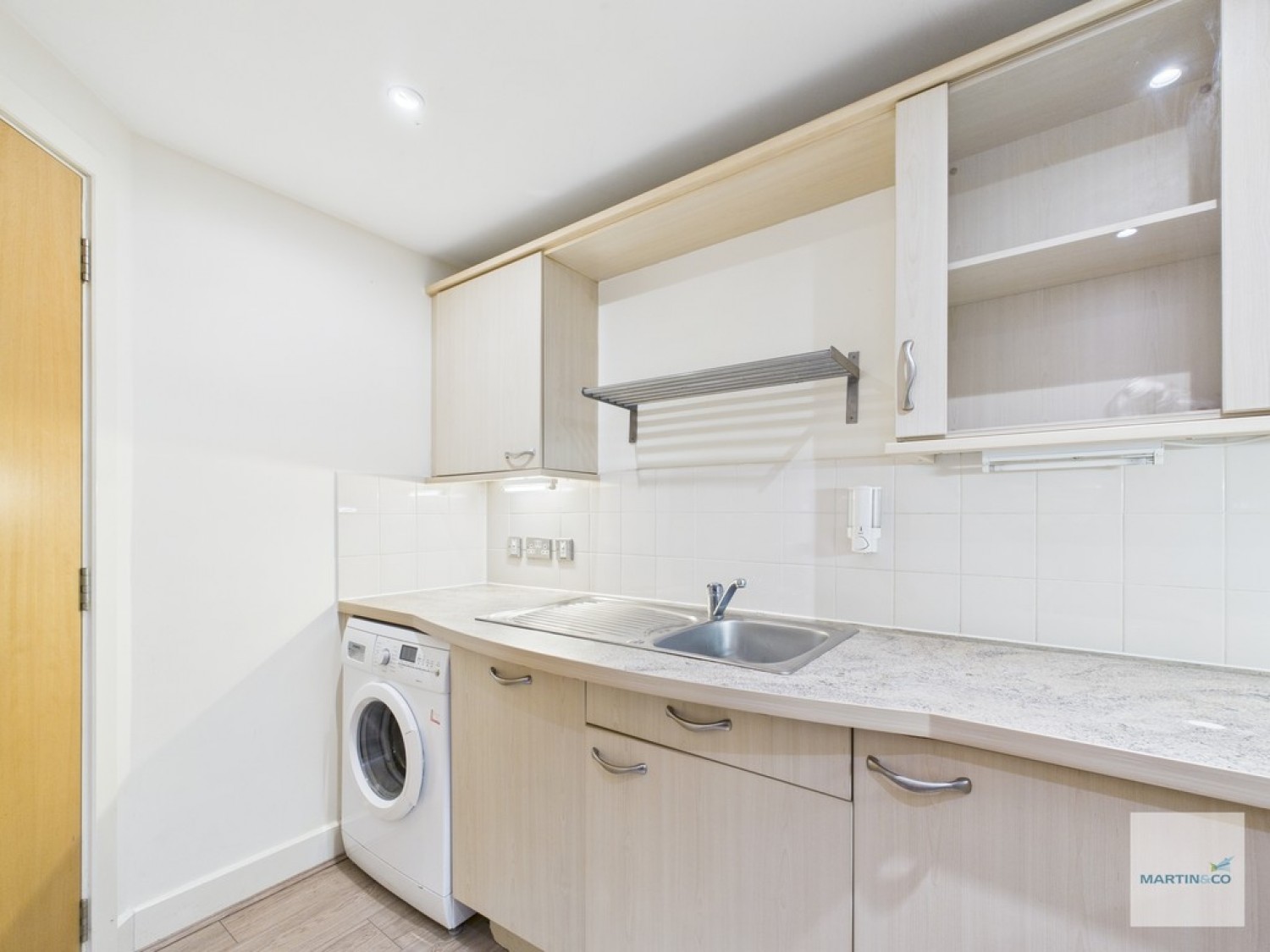 Ropewalk Court, Upper College Street