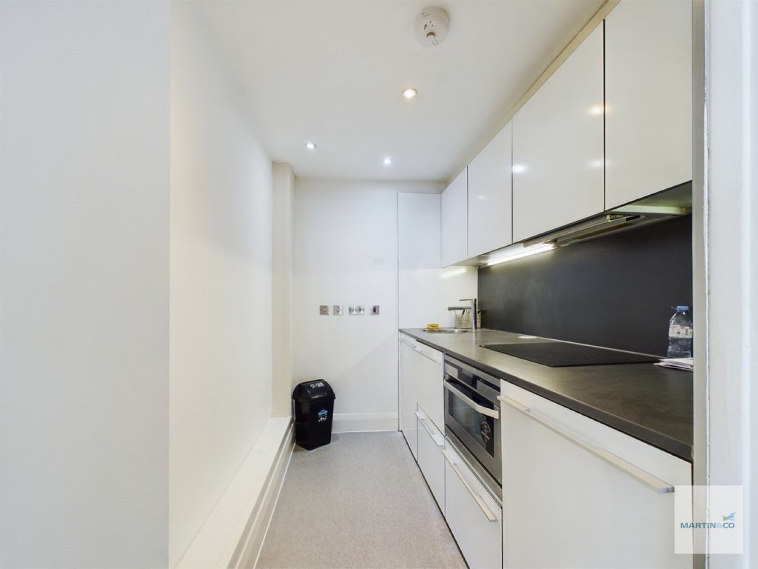 2 bedroom Flat in Enfield House, 18 Low Pavement