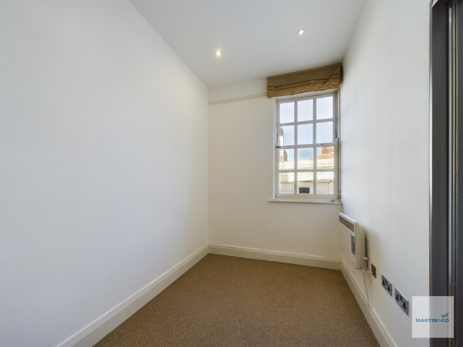 2 bedroom Flat in Enfield House, 18 Low Pavement