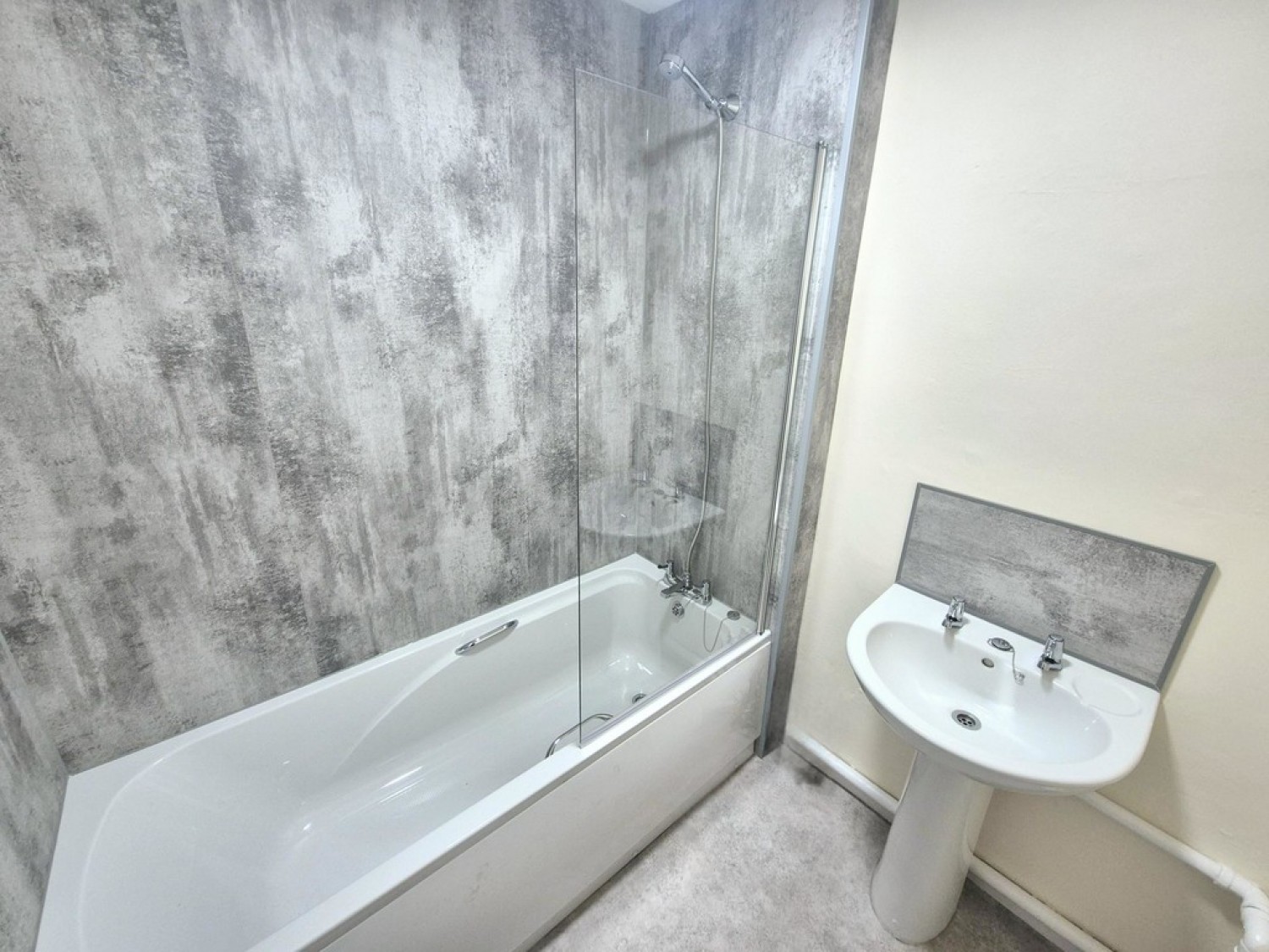 2 bedroom Flat for Letting Kirk Close, Chilwell