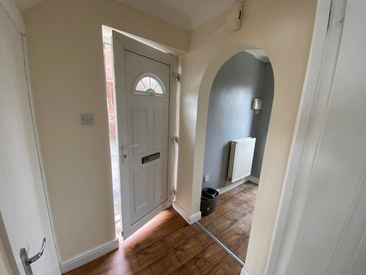 Robbie Burns Road, Arnold