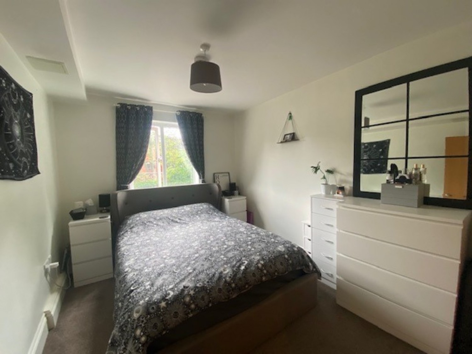 Villers Road , Woodthorpe