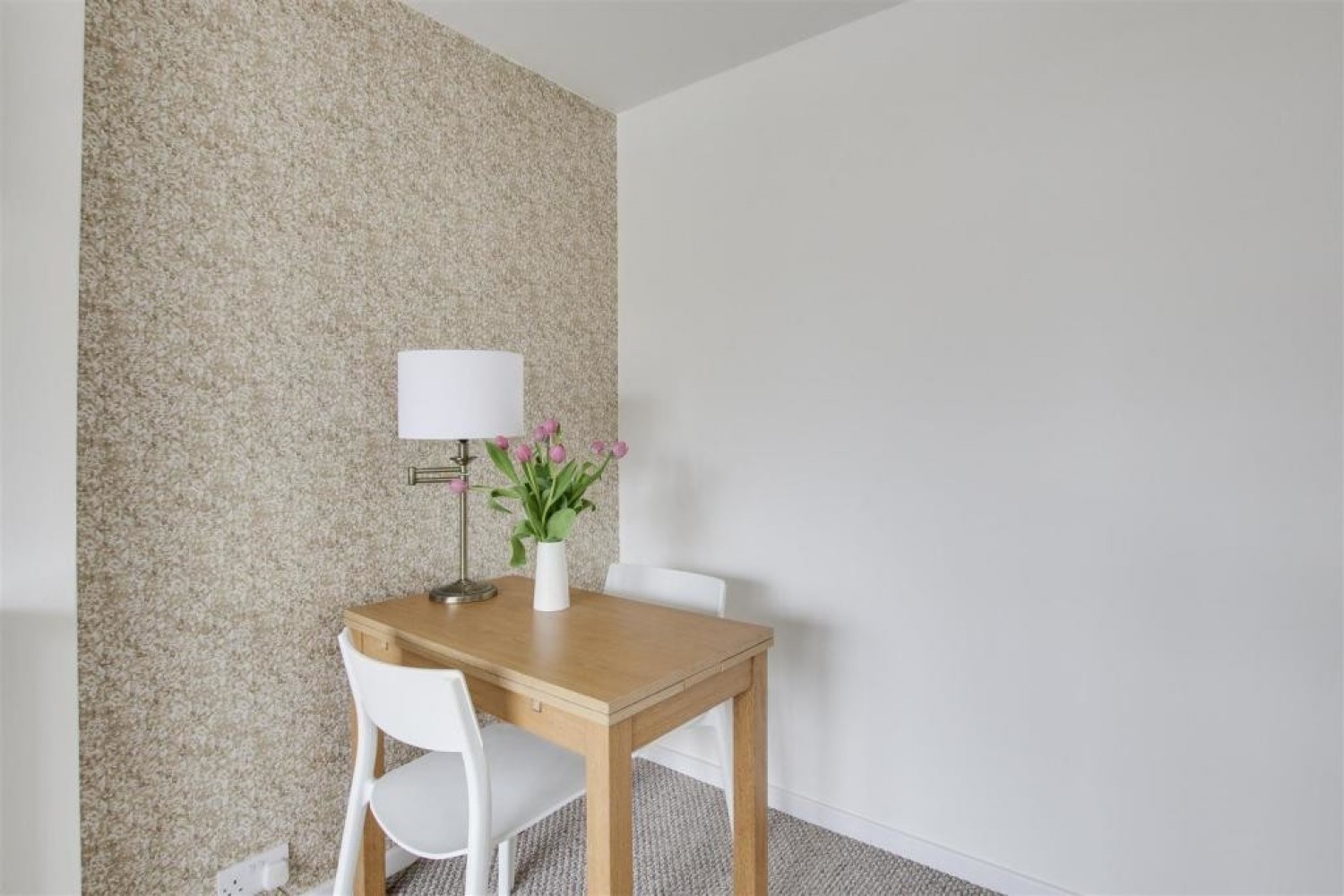 2 bedroom Flat for Letting Windsor Crescent, Nottingham