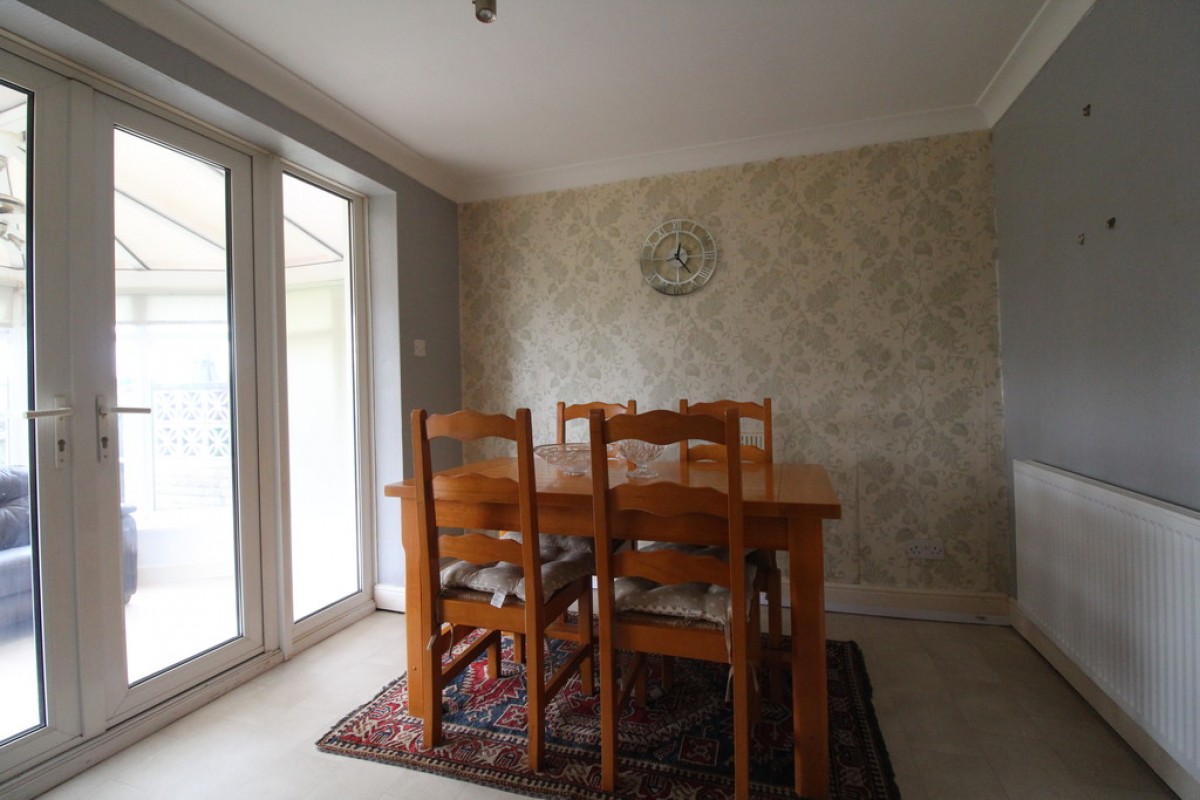 Revelstoke Way, Rise Park