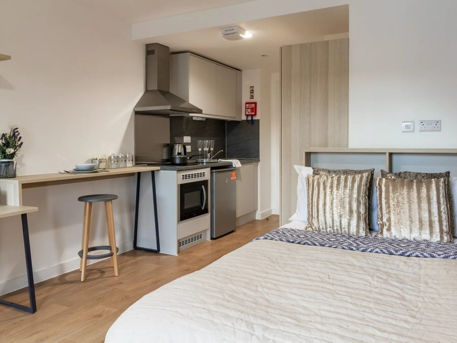 Straits Village, Huntingdon Street