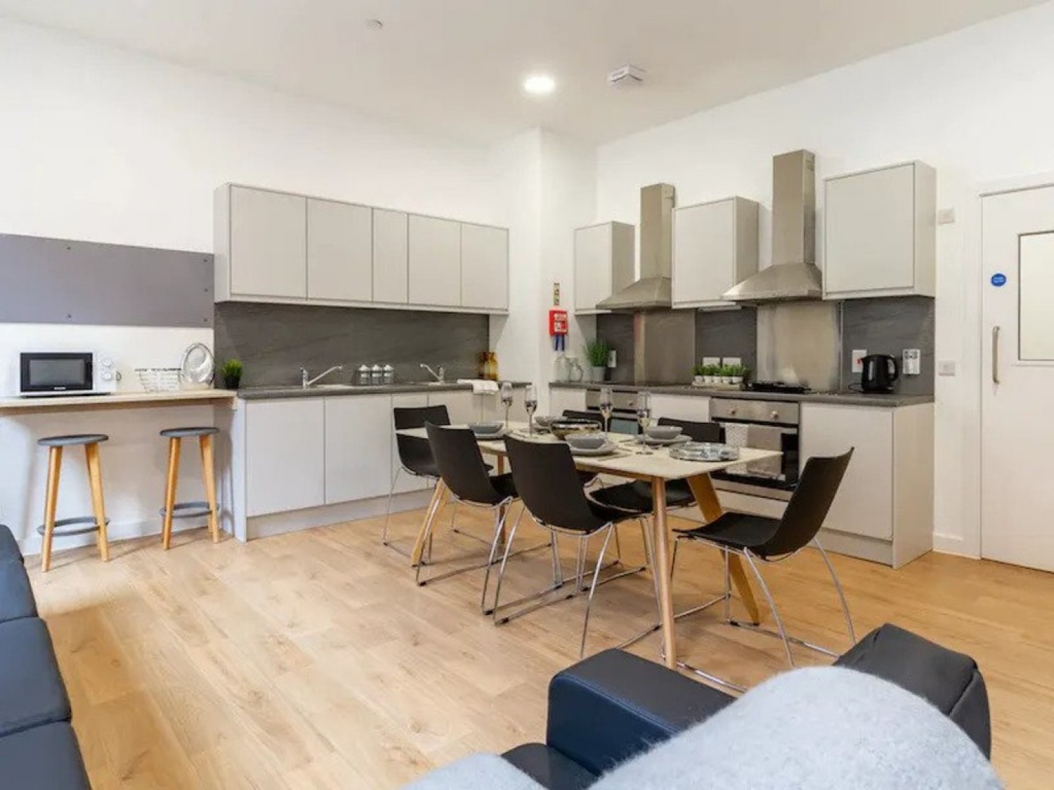 Straits Village, Huntingdon Street