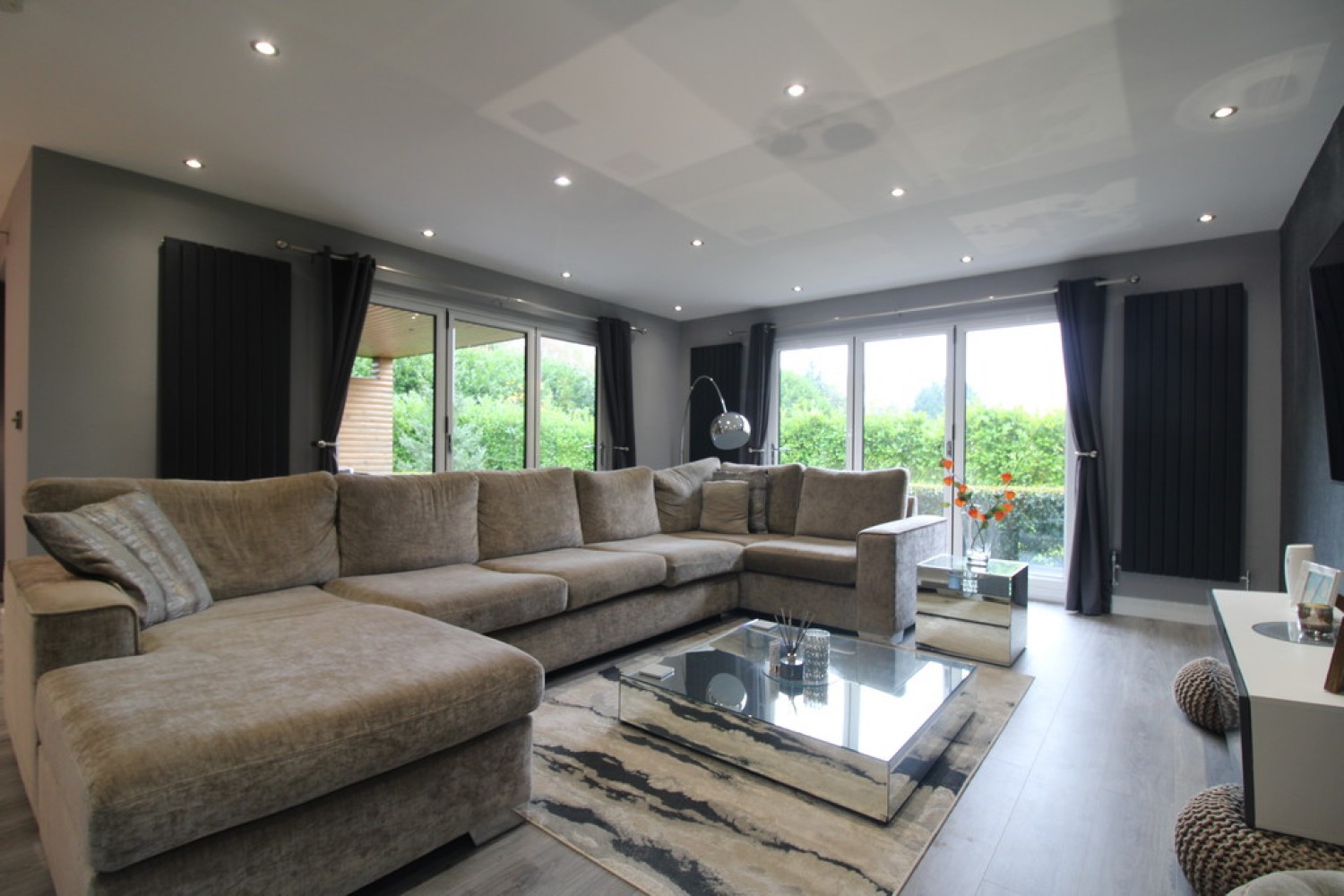 2 bedroom Bungalow in Moor Road, Bestwood Village