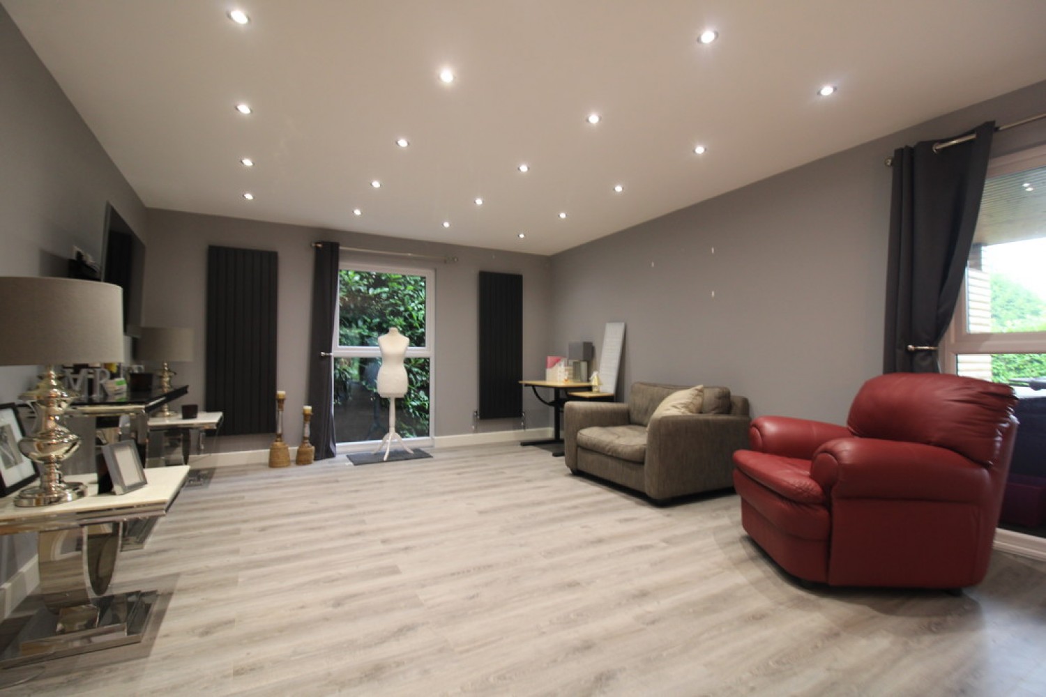 2 bedroom Bungalow in Moor Road, Bestwood Village