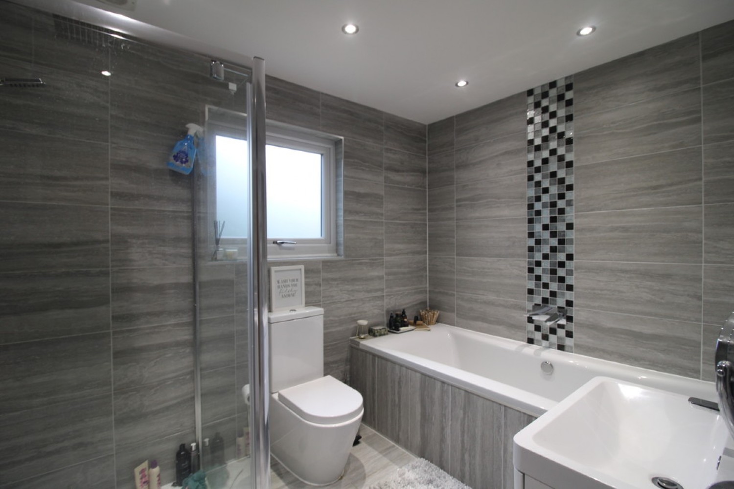 2 bedroom Bungalow in Moor Road, Bestwood Village