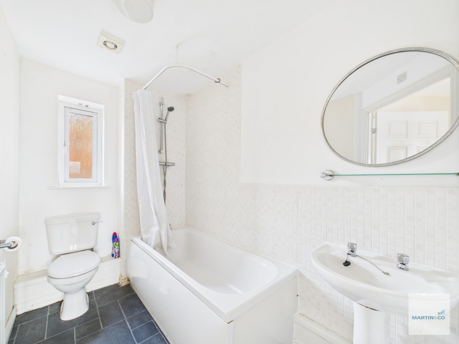 2 bedroom Flat in Templars Court, New Road