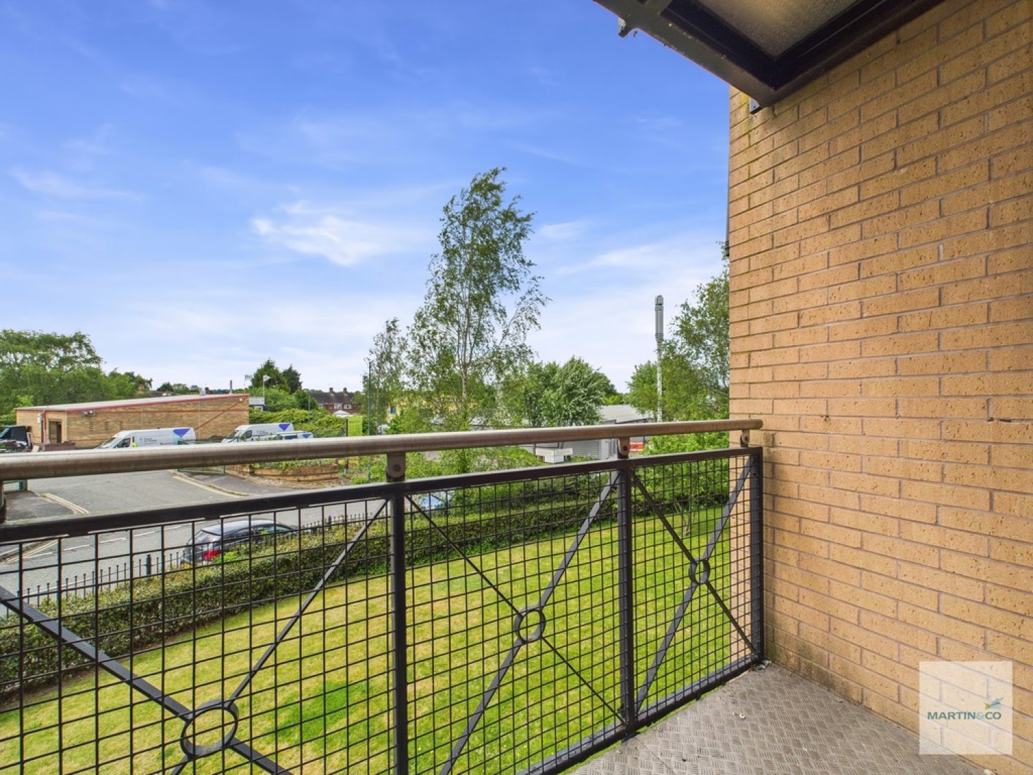 2 bedroom Flat in Templars Court, New Road