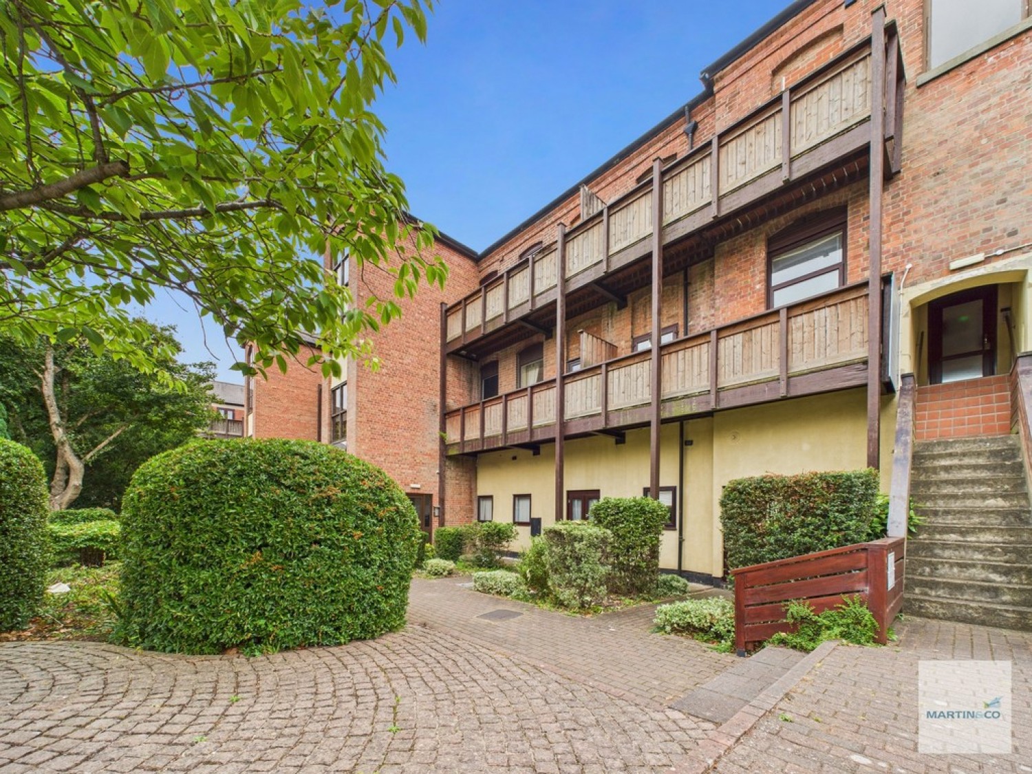 The Babington, Leen Court, Leen Gate